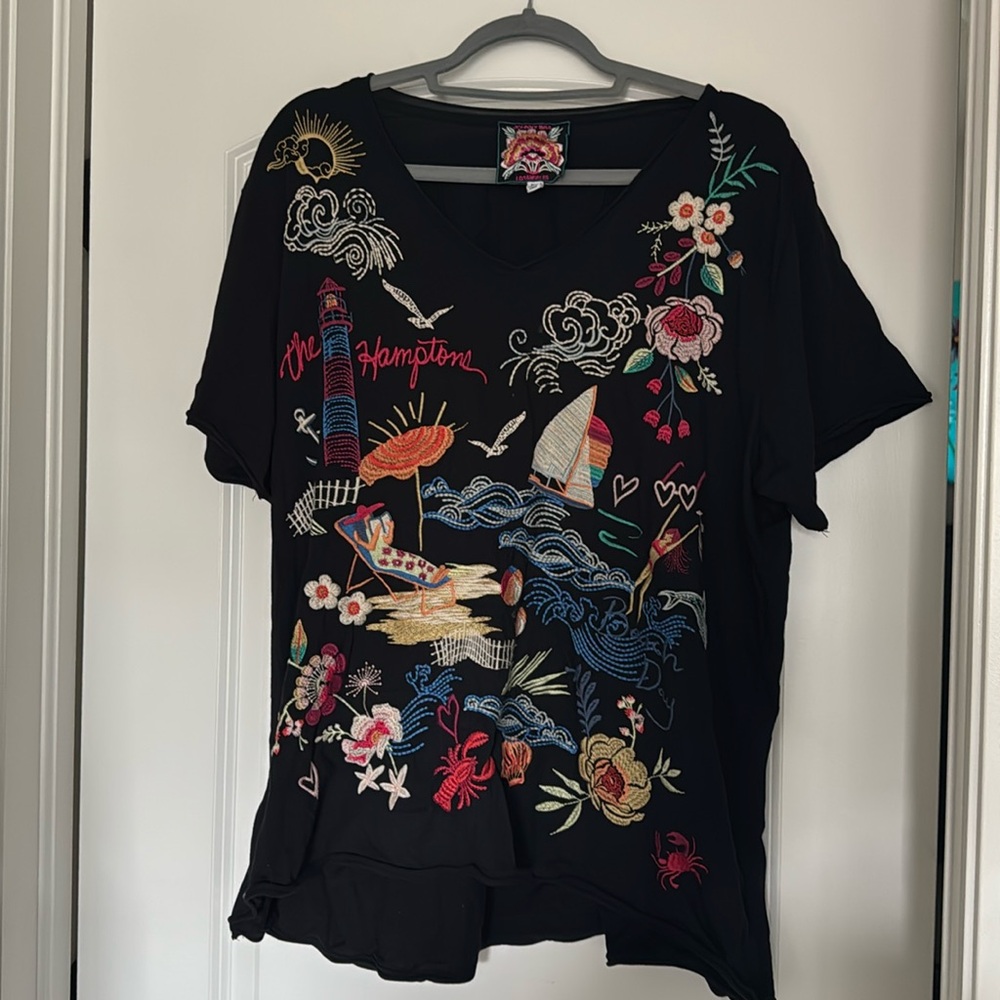 Like new Johnny Was Hamptons tshirt